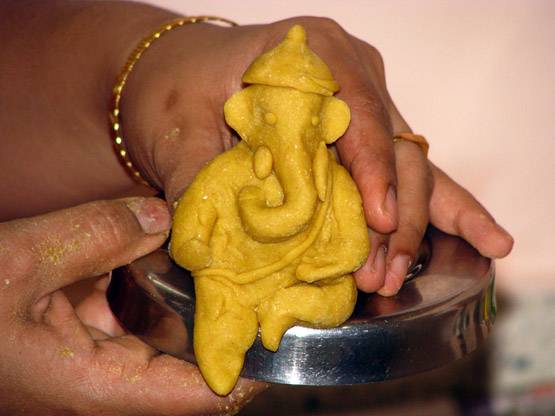 घर में भूलकर भी ना रखें गणपति की ऐसी मूर्ति, होता है अशुभ