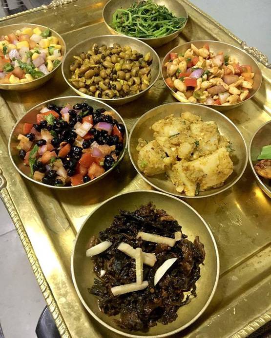 राहुल गांधी ने कैलाश मानसरोवर की यात्रा पर खाया नॉनवेज? जानें सच