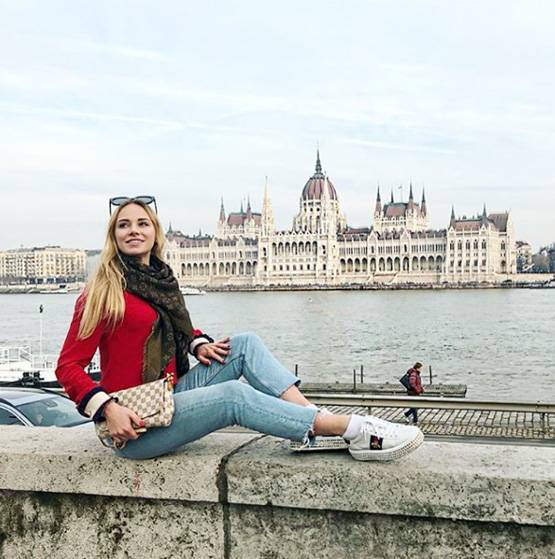 इस लड़की ने 'चौड़े' होकर बैठने वाले मर्दों की नाक में किया दम!