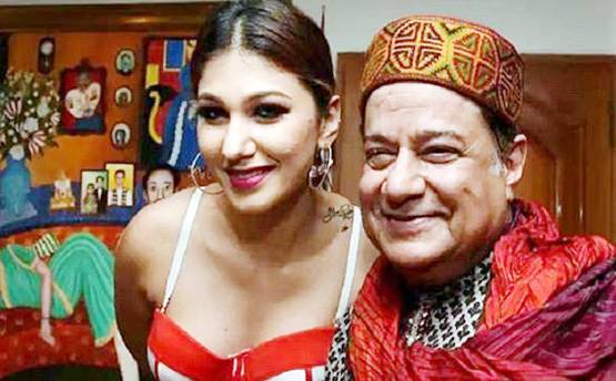 अनूप जलोटा क्लासिकल रियाज में, जसलीन गा रही थीं 9 से 12