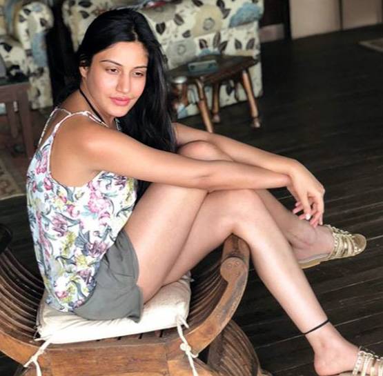 समंदर किनारे बर्थडे मनाने पहुंची 'इश्कबाज' की अनिका, देखें PHOTOS