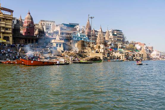 वाराणसी का 5 स्टार लग्जरी क्रूज, 750 रुपये में 84 घाटों की सैर