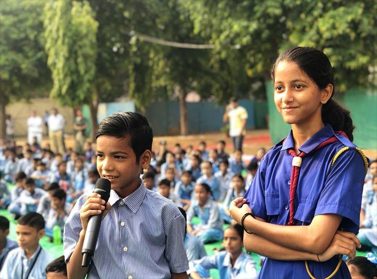 पढ़ाई में हिट हैं दिल्ली के सरकारी स्कूल, ऐसे पढ़ते हैं बच्चे