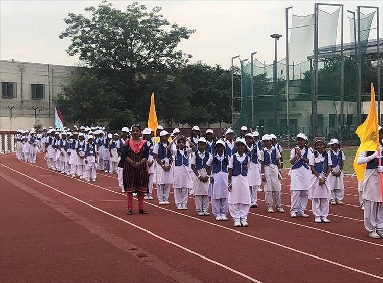 पढ़ाई में हिट हैं दिल्ली के सरकारी स्कूल, ऐसे पढ़ते हैं बच्चे