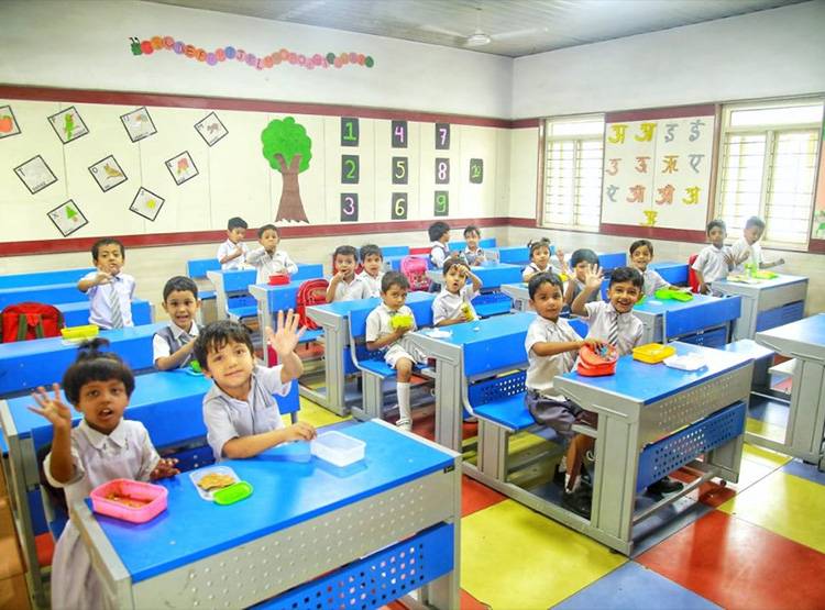 पढ़ाई में हिट हैं दिल्ली के सरकारी स्कूल, ऐसे पढ़ते हैं बच्चे