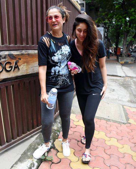 PHOTOS: योगा क्लास के बाद ऐसे मस्ती करती हैं करीना और अमृता