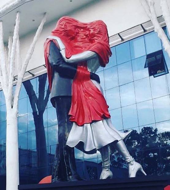 कसौटी-2: 10 शहरों में लगी प्रेरणा-अनुराग की 23 फीट ऊंची मूर्ति