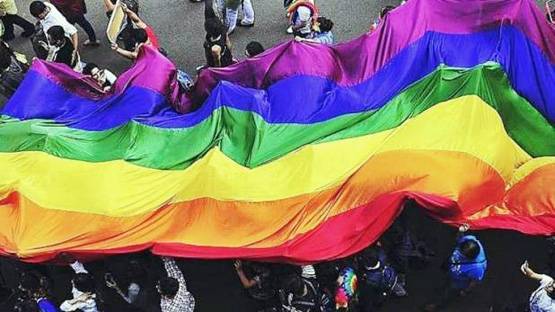 गे, लेस्बियन होना है बीमारी? जानें समलैंगिकता से जुड़े सवालों के जवाब