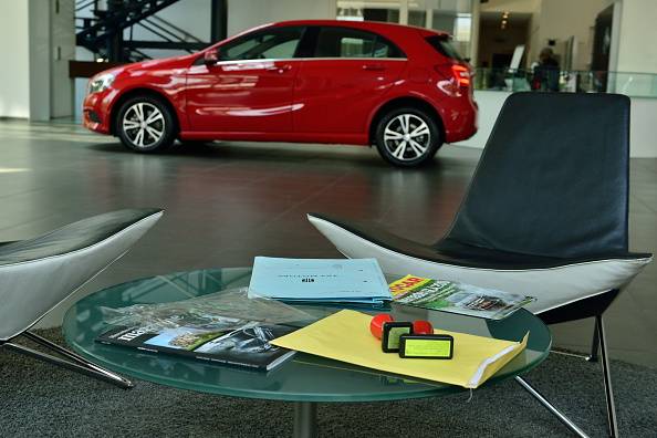 कार खरीदते समय इंश्योरेंस को लेकर रहें होशियार, ये होती है डीलर की चाल