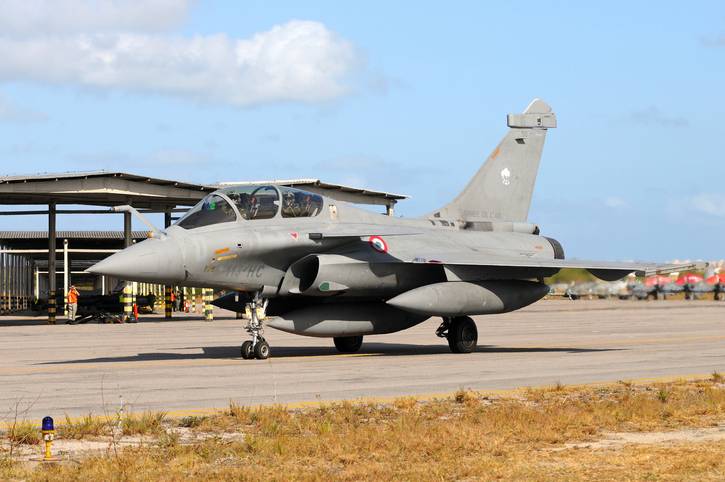 राफेल पर सुलगी सियासत, जानें- कब हुई डील और कैसे शुरू हुआ विवाद