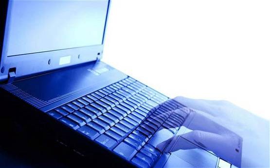 Content Moderator: FB-गूगल जैसी वेबसाइट्स को क्लीन रख करें कमाई