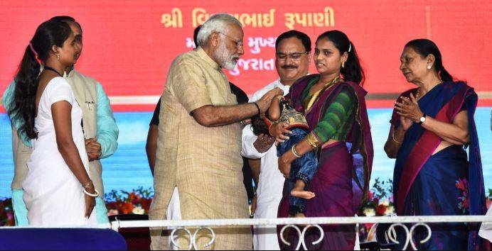 BJP का सर्वे: मोदी सरकार की ये 7 योजनाएं दिलाएंगी 64 करोड़ वोट