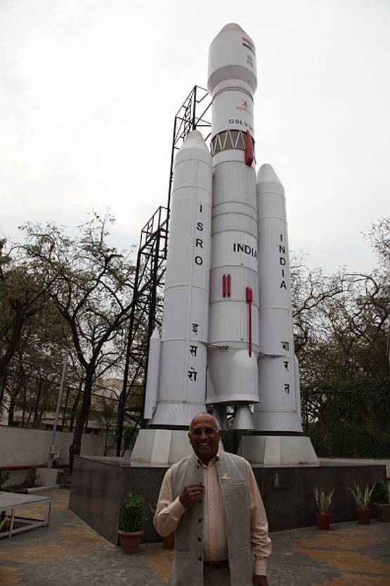 भगवा स्पेस सूट पहनकर अंतरिक्ष में जाएंगे भारतीय, 2 साल में बनी ड्रेस