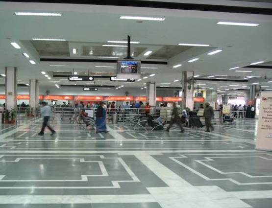 कम पढ़ाई की है तो भी विदेश में मिलेगी नौकरी! ये Jobs कर रही इंतजार