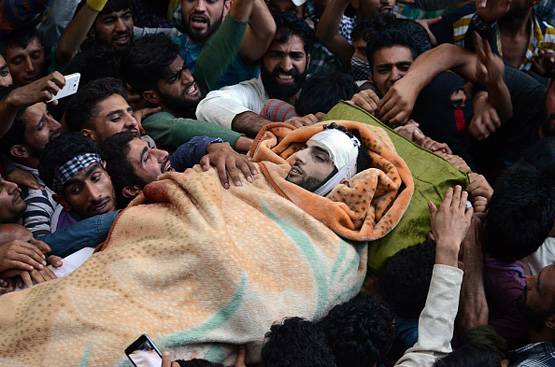 आतंकी बुरहान वानी पर PAK ने जारी किया डाक टिकट, PHOTO