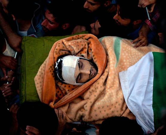 आतंकी बुरहान वानी पर PAK ने जारी किया डाक टिकट, PHOTO