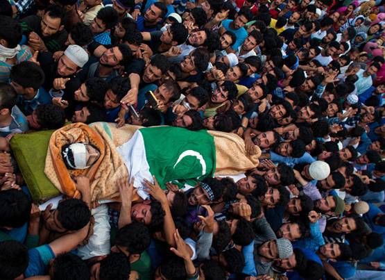 आतंकी बुरहान वानी पर PAK ने जारी किया डाक टिकट, PHOTO