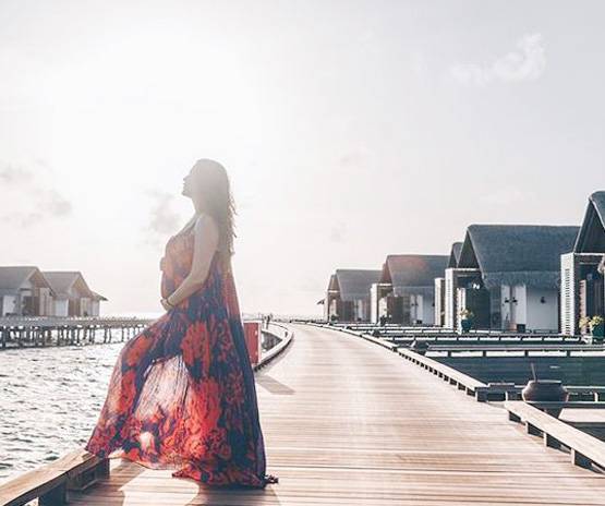 बेबी बंप के साथ फोटोशूट, कुछ यूं दिखीं नेहा धूपिया