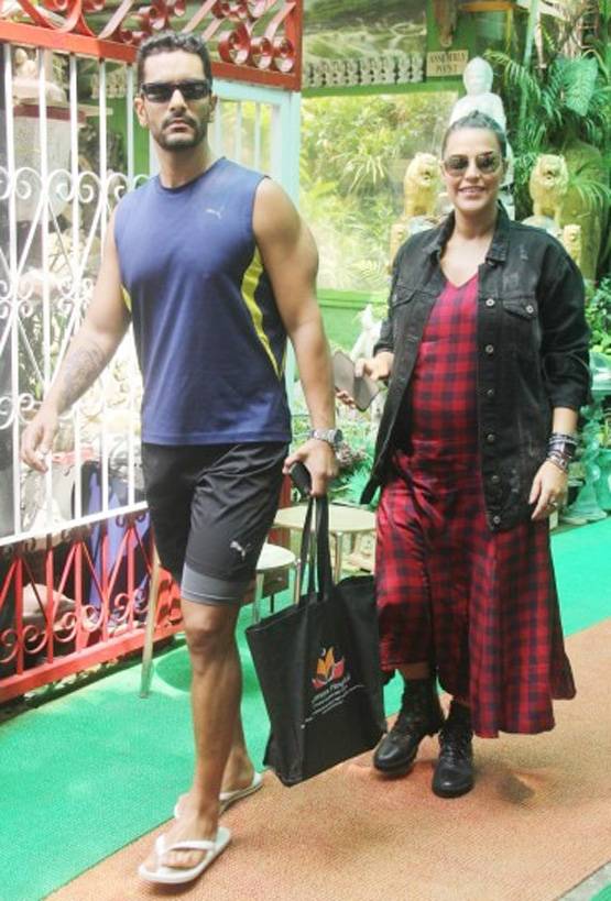 PHOTOS: नेहा धूपिया को लेकर डॉक्टर के पास पहुंचे अंगद बेदी