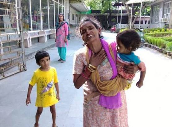 कैसे एक PHOTO की वजह से गरीब परिवार को मिल गए 57 लाख रुपये