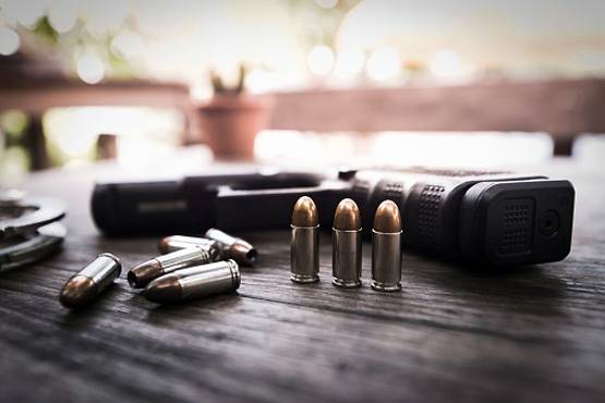 लड़की ने वीडियो कॉल के दौरान सिर पर तानी रिवॉल्वर, गोली लगने से मौत