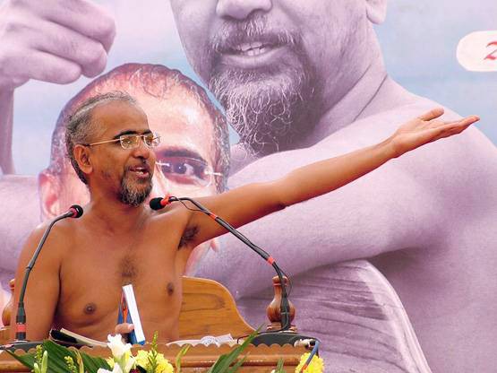 ...जब तरुण सागर की वजह से RSS ने बदल थी अपनी ड्रेस