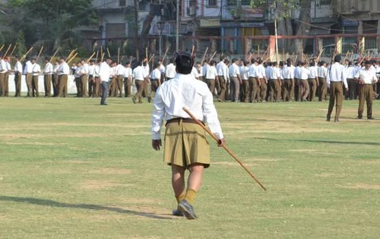 ...जब तरुण सागर की वजह से RSS ने बदल थी अपनी ड्रेस