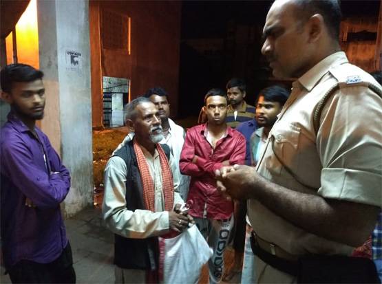 एक शव पर 2 पर‍िवार का दावा, हुआ है खतना-हाथ पर श्री राम का टैटू