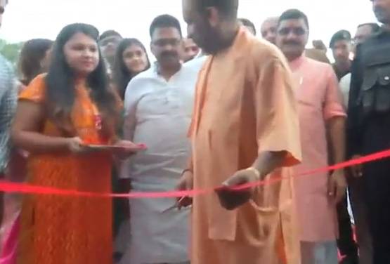 वाराणसी का 5 स्टार लग्जरी क्रूज, 750 रुपये में 84 घाटों की सैर