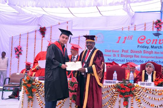 ब्रह्मोस जासूसी: आरोपी की पत्नी का FB अकाउंट बंद, 'PAK' से सपोर्ट