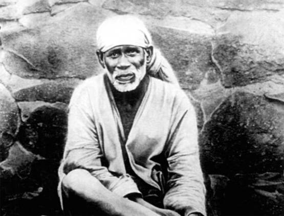 शिरडी में रोज चढ़ता है करोड़ों का चढ़ावा, गिनने में छूटते हैं पसीने