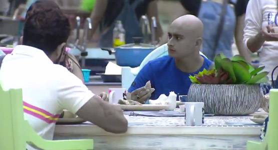 BB12: शो जीतने आए हैं दीपक ठाकुर, मुंडवा दिए सिर के बाल