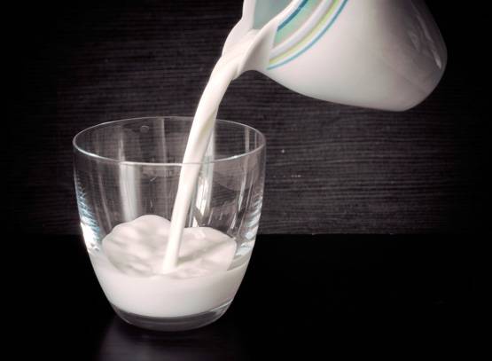 दूध या दही, जानें- सेहत के लिए क्या है ज्यादा फायदेमंद?