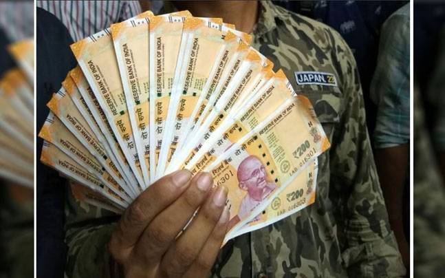 पहले अंग्रेजों की होती थी तस्वीर, जानें- कब नोट पर दिखे बापूजी