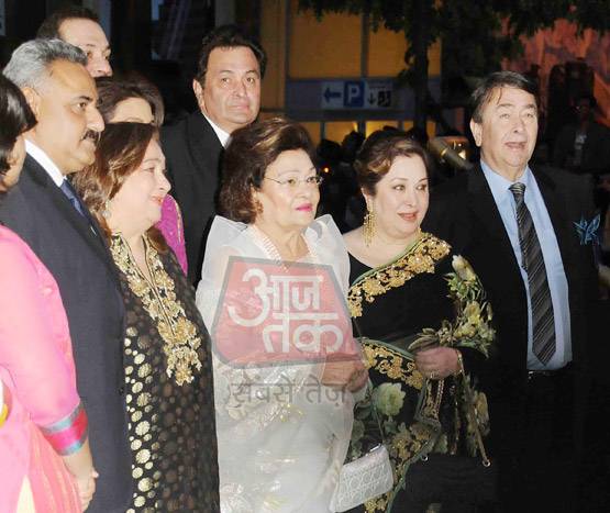 मां कृष्णा की मौत से सदमे में हैं बेटियां, चेंबूर में जुट रहे हैं लोग