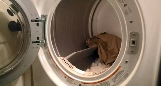 प्रेस के बिना इस ट्रिक से मिनटों में दूर होंगी कपड़ों की सिलवटें