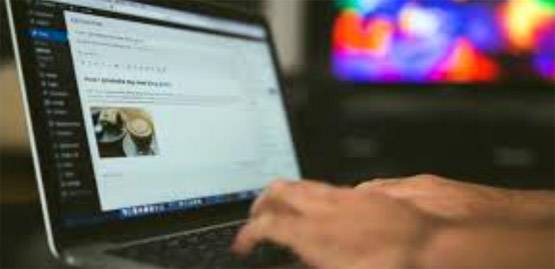 सोशल मीडिया के इन टॉप-7 फील्ड में बनाए करियर, होगी मोटी कमाई