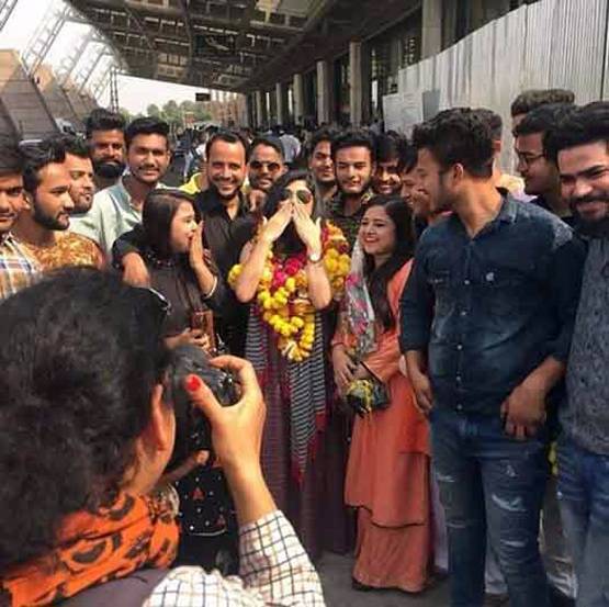 बिग बॉस ने बदली लाइफ, बाहर हुई सबा खान का सितारों जैसा स्वागत