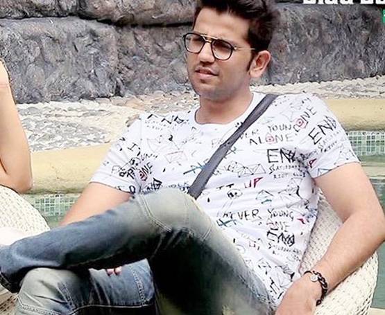 बिग बॉस के 'वकील बाबू' रोमिल चौधरी की शादी की Photos वायरल