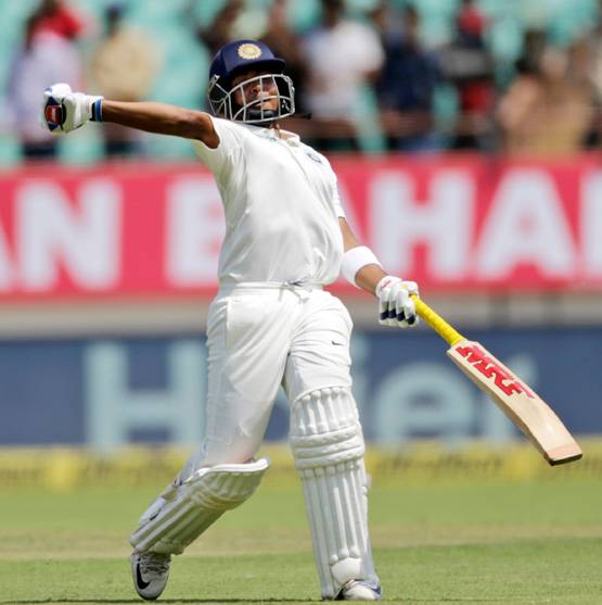 पृथ्वी शॉ ने डेब्यू में पूरी की शतकों की 'हैट्रिक', बनाए कई रिकॉर्ड