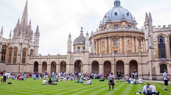 Oxford में ऐसे मिलता है दाखिला, फ्री में भी होती है पढ़ाई
