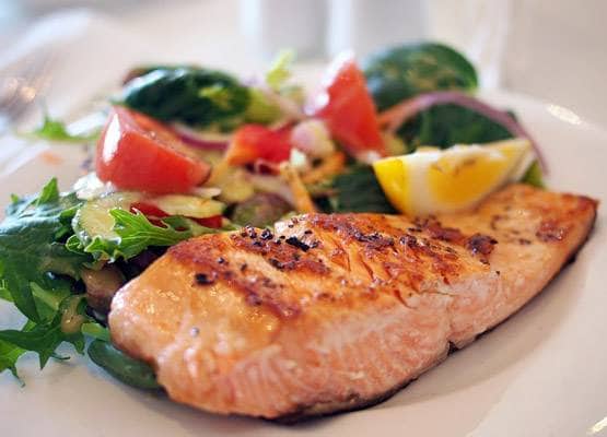 डाइट में शामिल करें ये 8 चीजें, ब्रेस्ट कैंसर का खतरा होगा दूर!