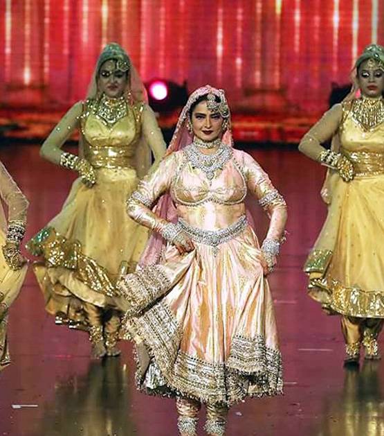 अधूरे ख्वाब: शादी-पत‍ि और बहुत सारे बच्चे चाहती थीं रेखा