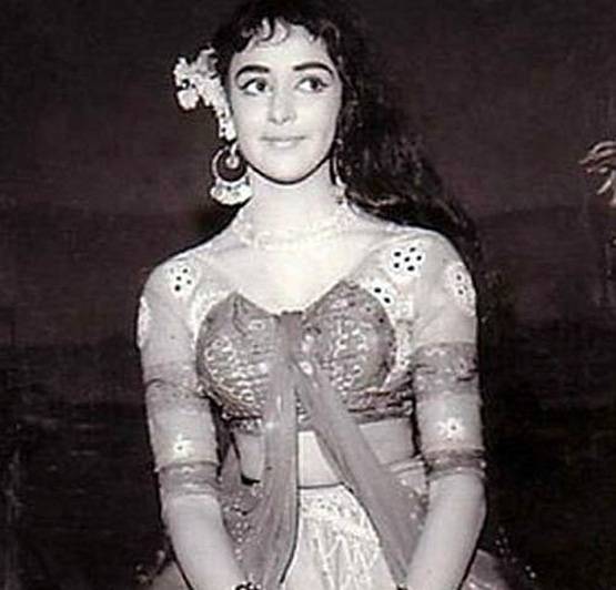 16 साल में इस सुपरस्टार के साथ हेमा मालिनी ने शुरू किया था करियर