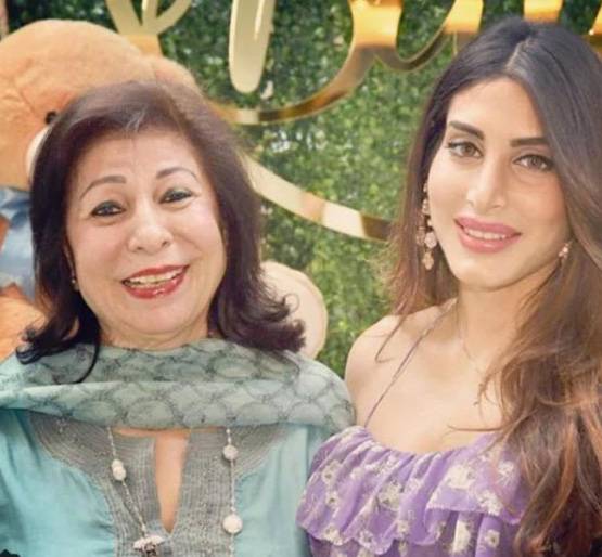 प्रिया सचदेव के बेबी शावर की फोटोज, फिर पिता बनेंगे संजय कपूर