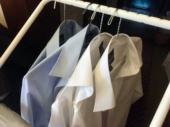 प्रेस के बिना इस ट्रिक से मिनटों में दूर होंगी कपड़ों की सिलवटें