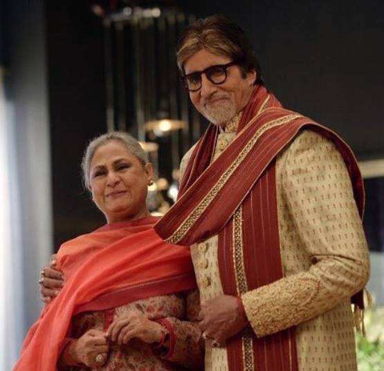 करोड़ों की घड़ियों-गाड़ियों के मालिक हैं Big B, विदेश में है प्रॉपर्टी