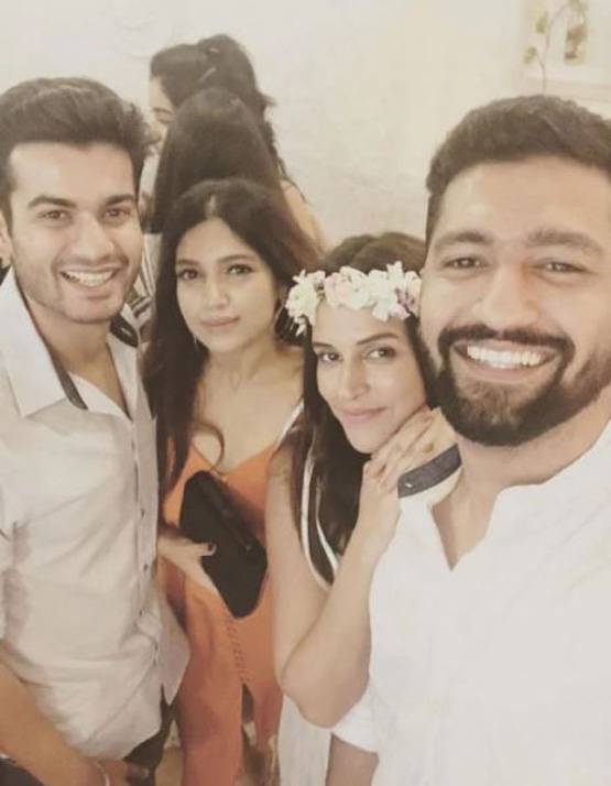 Inside Photos: नेहा धूपिया का बेबी शावर, पति अंगद ने यूं लुटाया प्यार