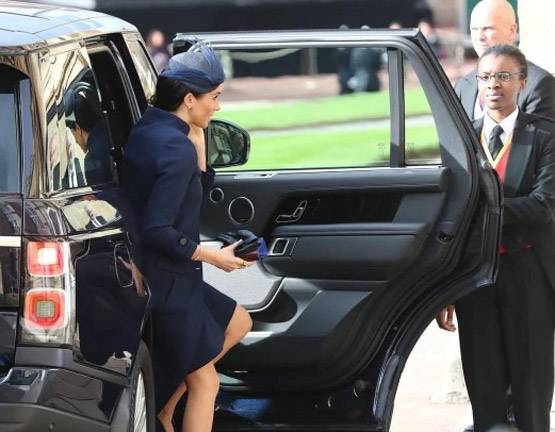 PHOTOS: रॉयल वेडिंग में इस अंदाज में दिखे मेगन मर्केल और प्रिंस हैरी