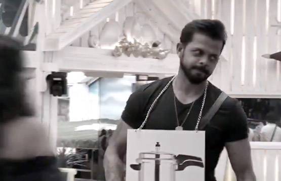 BB12: श्रीसंत ने दीपक के नाम पर थूका, गौहर खान ने किया सपोर्ट